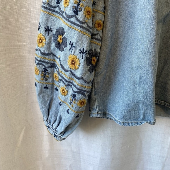 Driftwood Chambray Blouse Womens S Blue Floral Embroidered Long Sleeve Boho - Picture 3 of 11